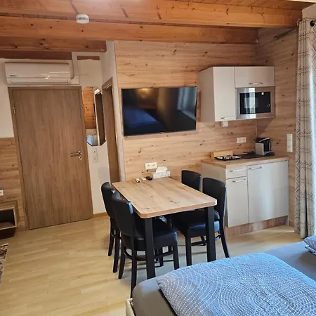 Gaestehaus Rana فندق مبيت وإفطار 3*