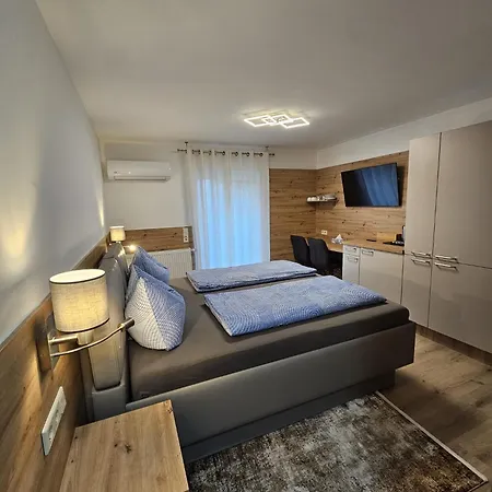 فندق مبيت وإفطار Gaestehaus Rana روست