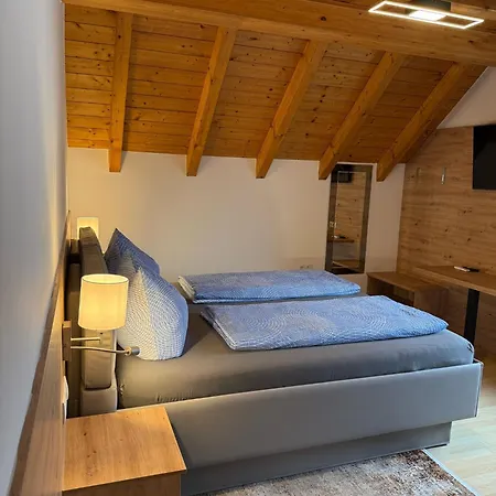 فندق مبيت وإفطار Gaestehaus Rana 3*