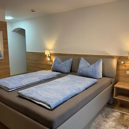 Gaestehaus Rana 3* روست