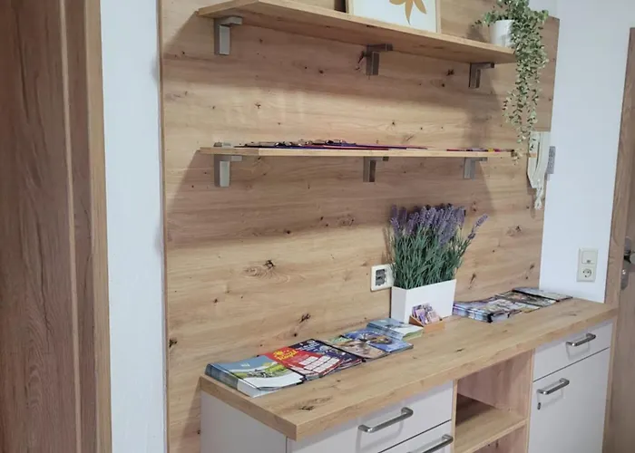 Gaestehaus Rana ベッド・アンド・ブレックファスト 3*